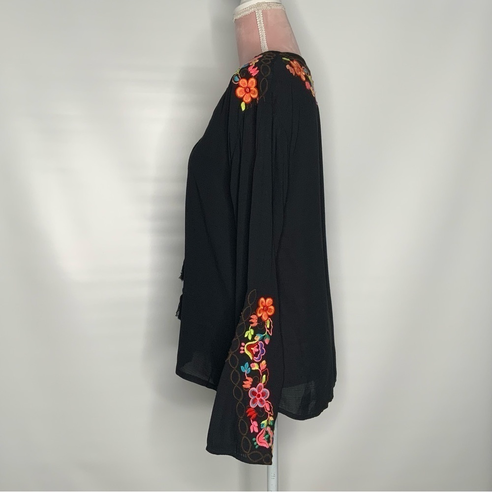 Misa Los Angeles gorgeous embroidered top. - Picture 5 of 11
